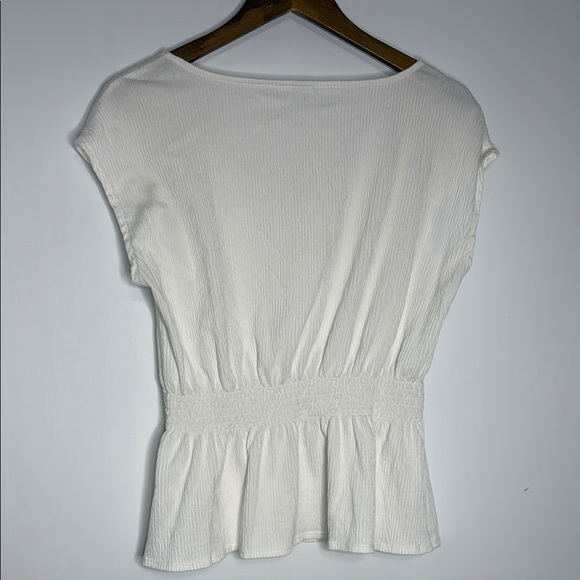 Old Navy Cream Smocked Peplum Blouse Cap Sleeves - Picture 3 of 4